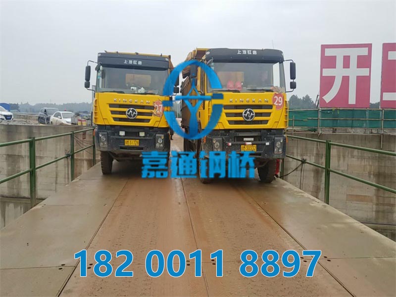 岷江航電樞紐95米長、7米寬200型交通鋼棧橋安裝及動靜載實(shí)驗(yàn)完畢.